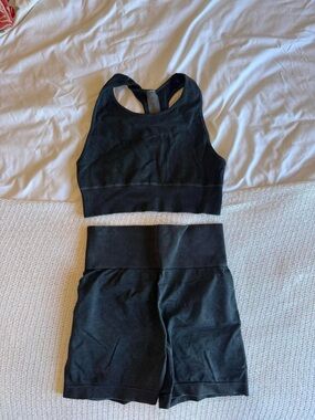 Revival black workout set - biker shorts and sports bra